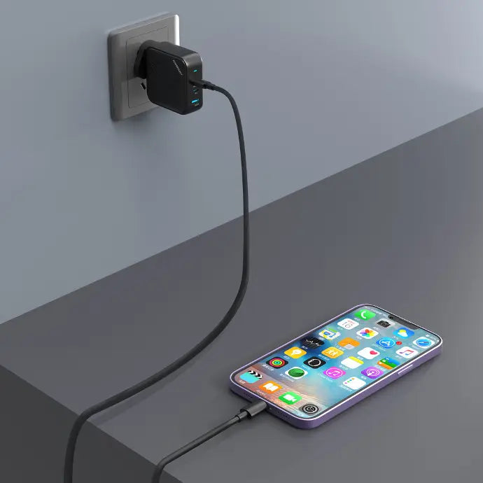 Powerology 140W PD QC 2xUSB-C and 1xUSB-A GaN Charger UK - Black