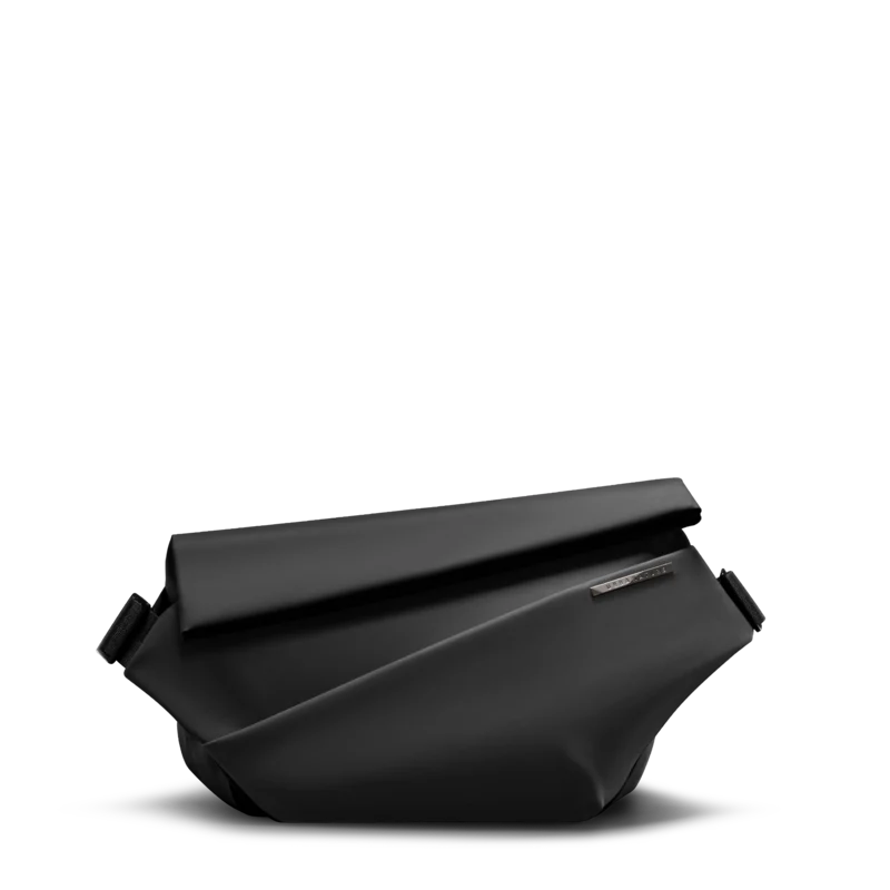 R1-Black-1_2048x2048.webp